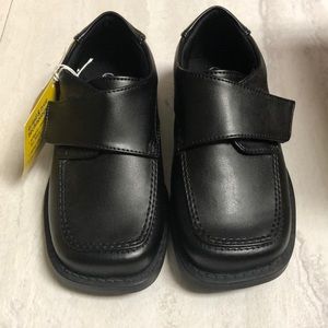 New toddler black dress shoe-size 8.5 wide